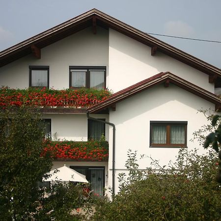 לינה וארוחת בוקר אוברנברג אם אין Haus Stuttgart מראה חיצוני תמונה